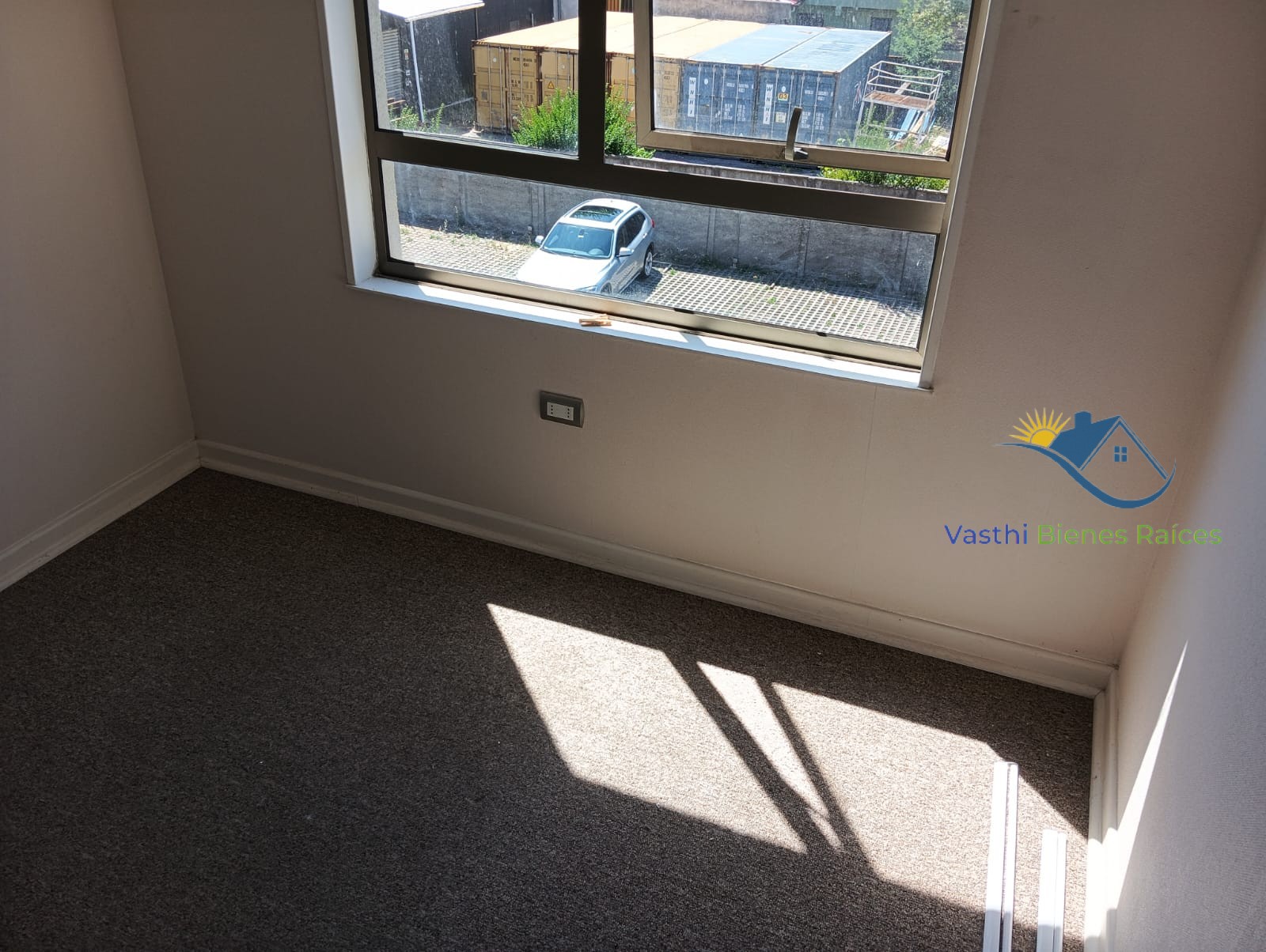 VENDO Depto piso 3, con estacionamiento, piscina y cerca de todo